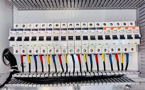 Что входит в слаботочные сети квартиры и кто отвечает за разводку в