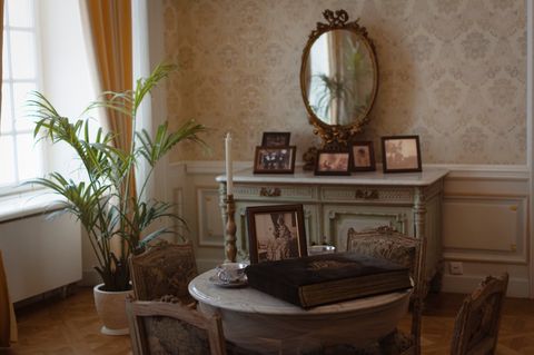 Какие нормативы сохранности антикварной мебели нужно заложить в проект?