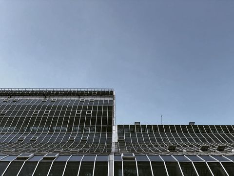 Какие климатические нагрузки испытывает фасад в Подмосковье