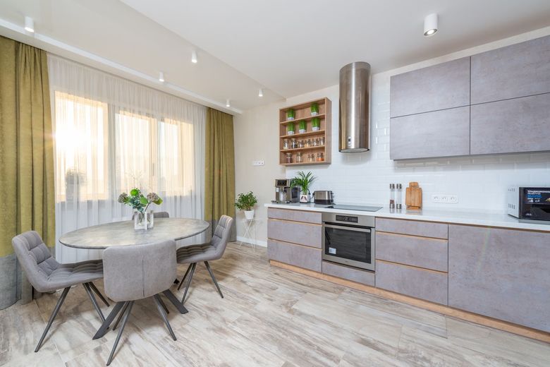 Как тренд на натуральные материалы влияет на микроклимат квартиры?